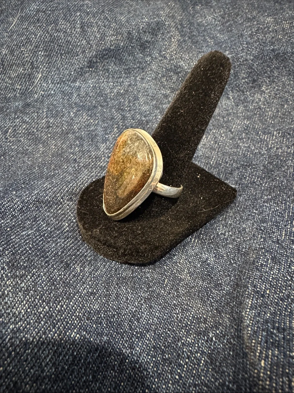 Beautiful Stone Ring in Brown and Gold set in Sterling Silver - Picture 3 of 6